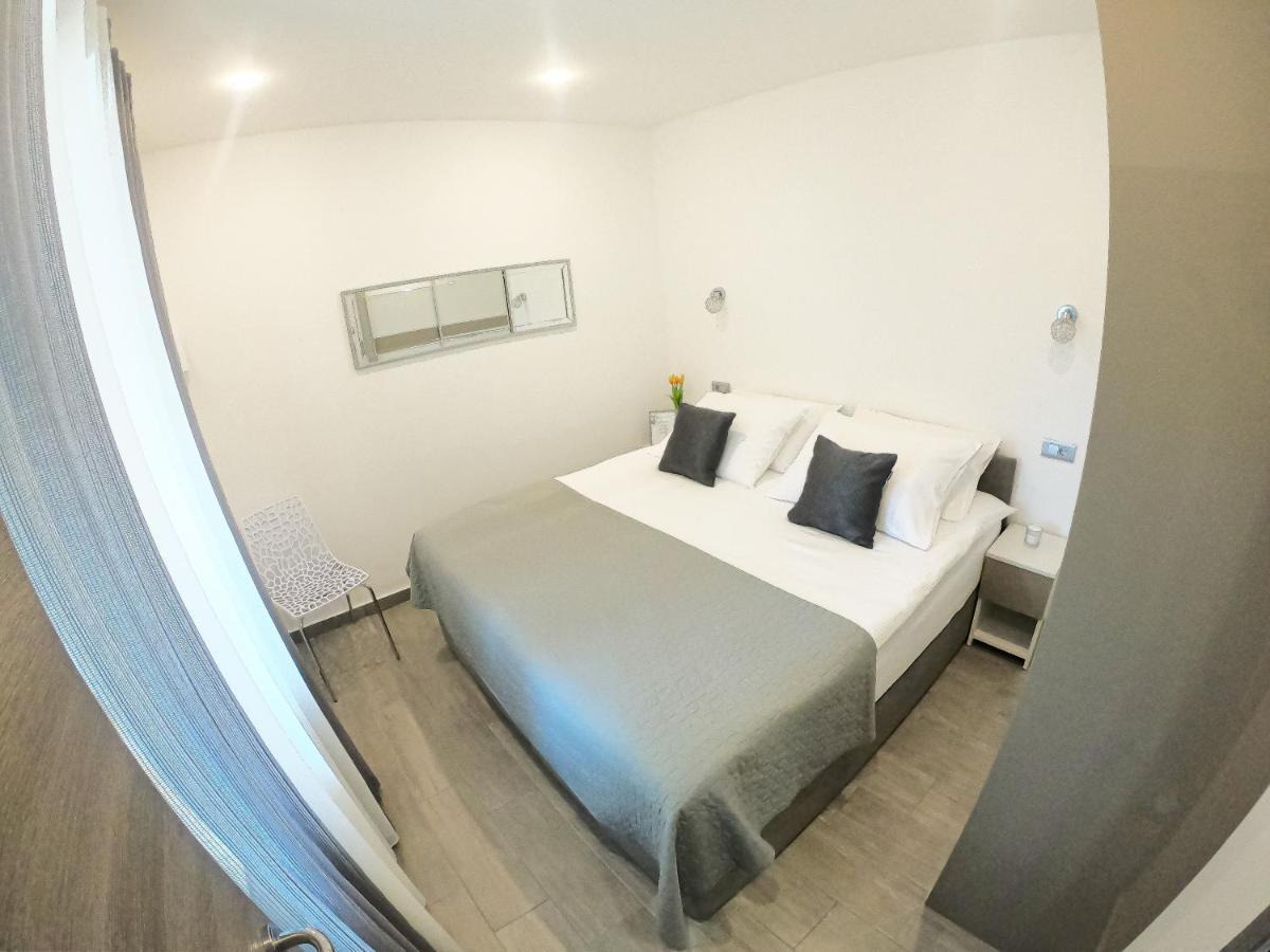 Apartment Stela - Private Terrace & Parking Zadar Eksteriør billede