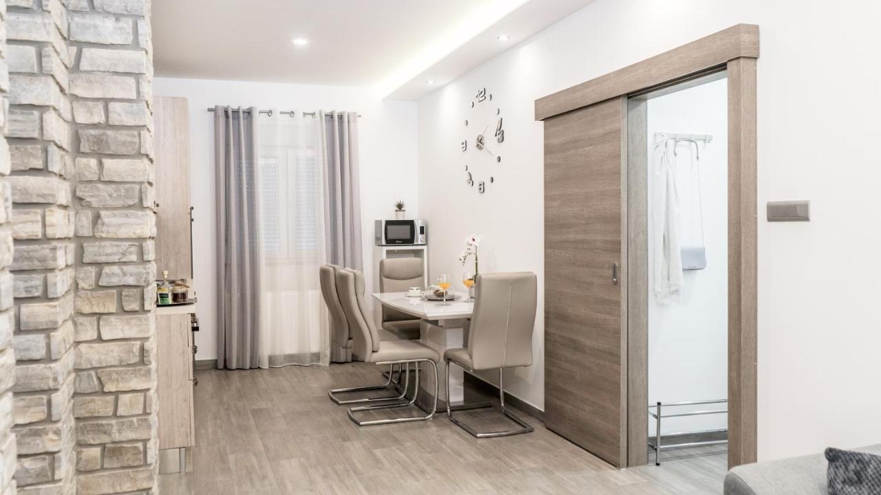 Apartment Stela - Private Terrace & Parking Zadar Eksteriør billede