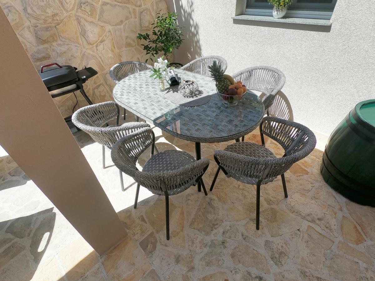 Apartment Stela - Private Terrace & Parking Zadar Eksteriør billede
