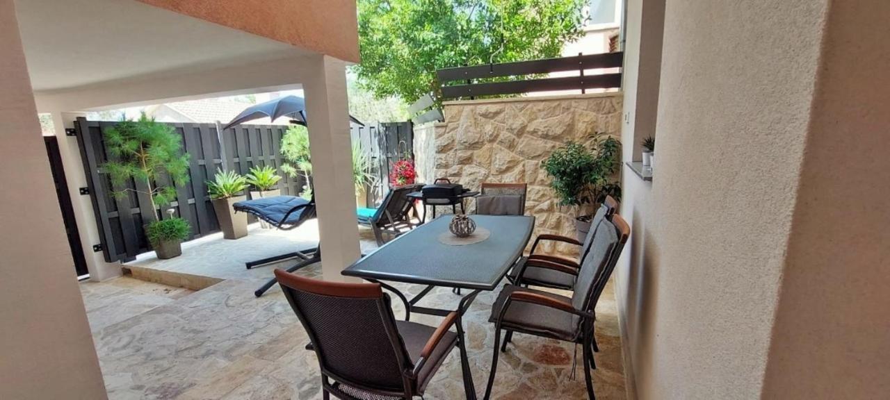 Apartment Stela - Private Terrace & Parking Zadar Eksteriør billede