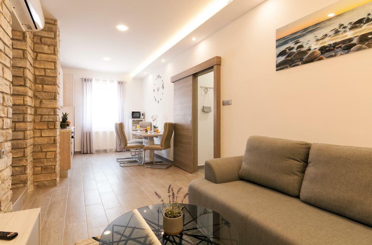 Apartment Stela - Private Terrace & Parking Zadar Eksteriør billede